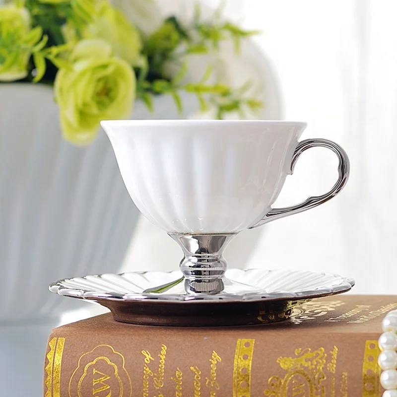 Европейский стиль кофейная кружка, Модный контур с золотом кружка белая керамическая римская чашка и блюдо кофейная чашка для воды рождественский подарок - Цвет: 02