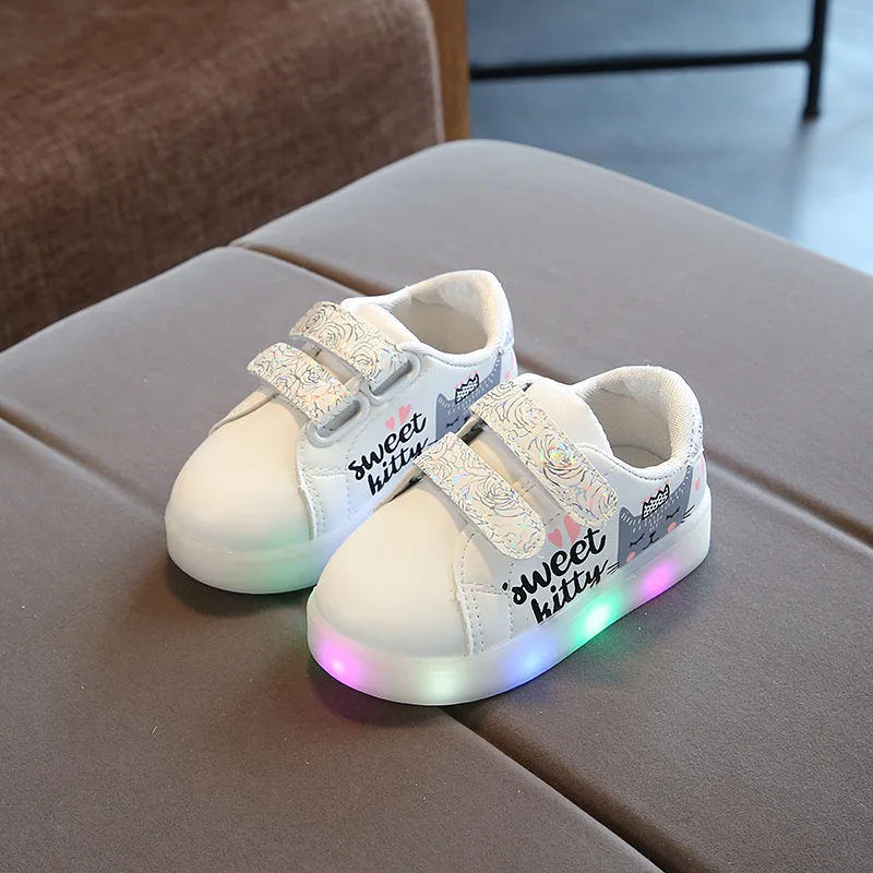 Lovely Shinning solid toddlers baby Spring/Autumn Cute girls boys shoes casual cartoon LED lighted baby sneakers first walkers