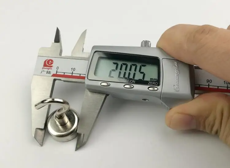 7504