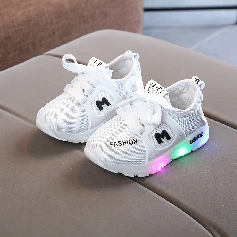 Size 21-30 Baby Flashing Lights Sneakers Toddler Little Kid LED Sneakers Children Luminous Shoes Boys Girls Sport Running Shoes - Цвет: Белый