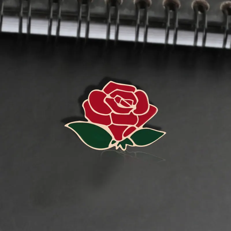 Flower Enamel Pins Vintage Red Black Rose Heart Brooches Denim Clothes Lapel Pin Hat Backpack Badge Girl Women Accessories