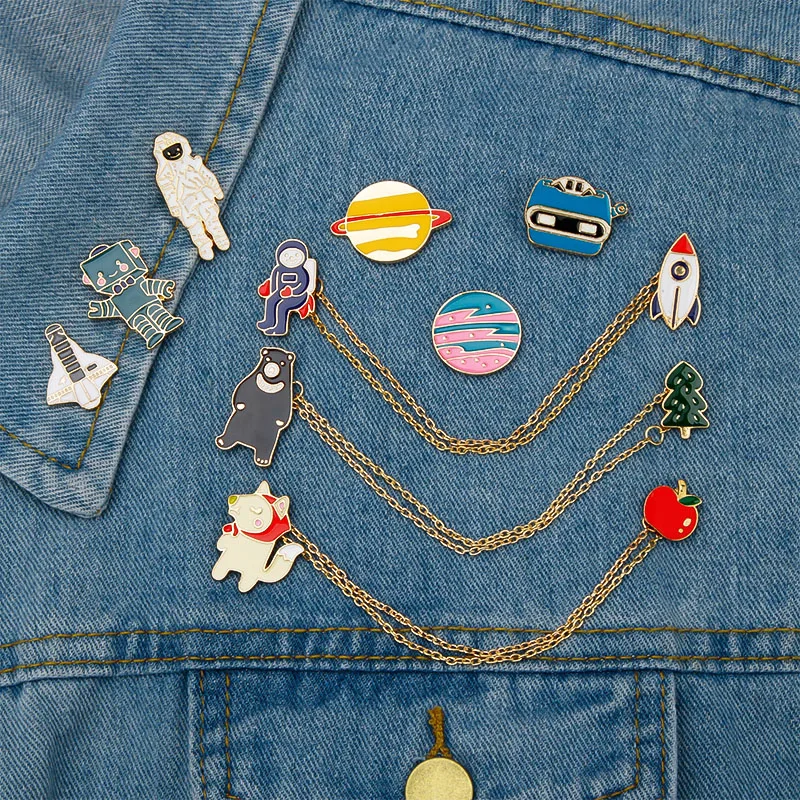 

High quality space astronaut planet enamel brooch cartoon chain pin collar needle badge gift for children's imagination gift