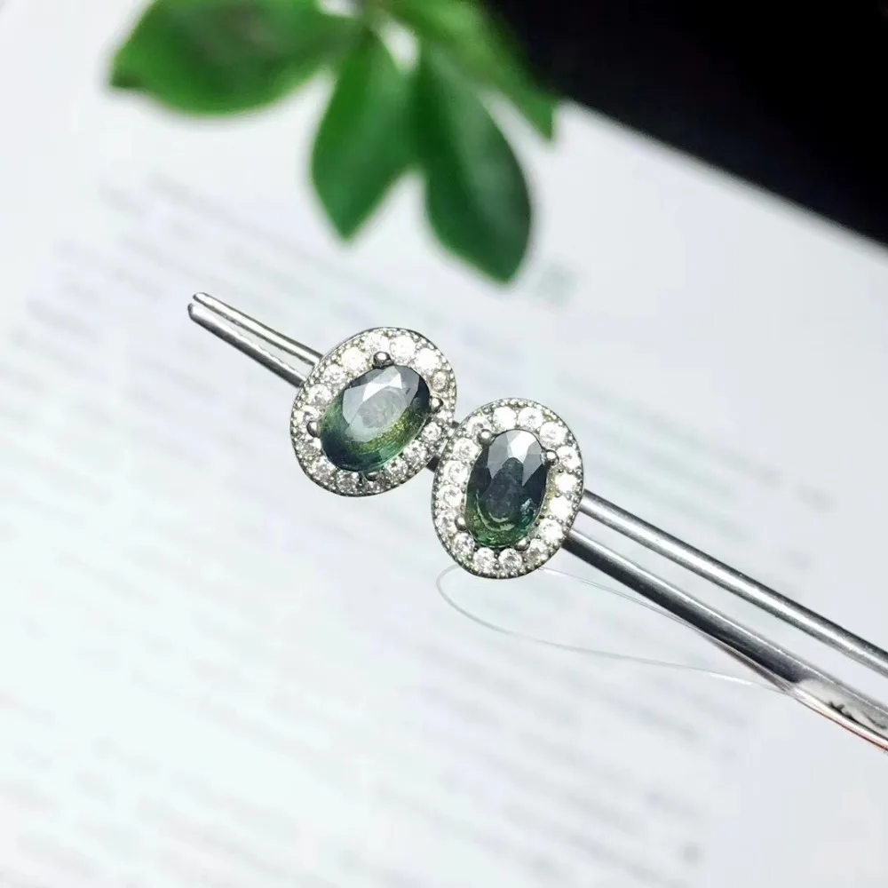 

Серьги-гвоздики из серебра 925 пробы с натуральным сапфиром, 4 Х6 мм, 2 шт.