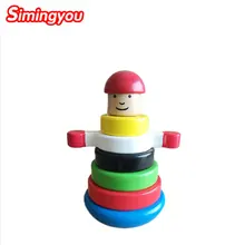 Tentetieso niño con sombrero de madera