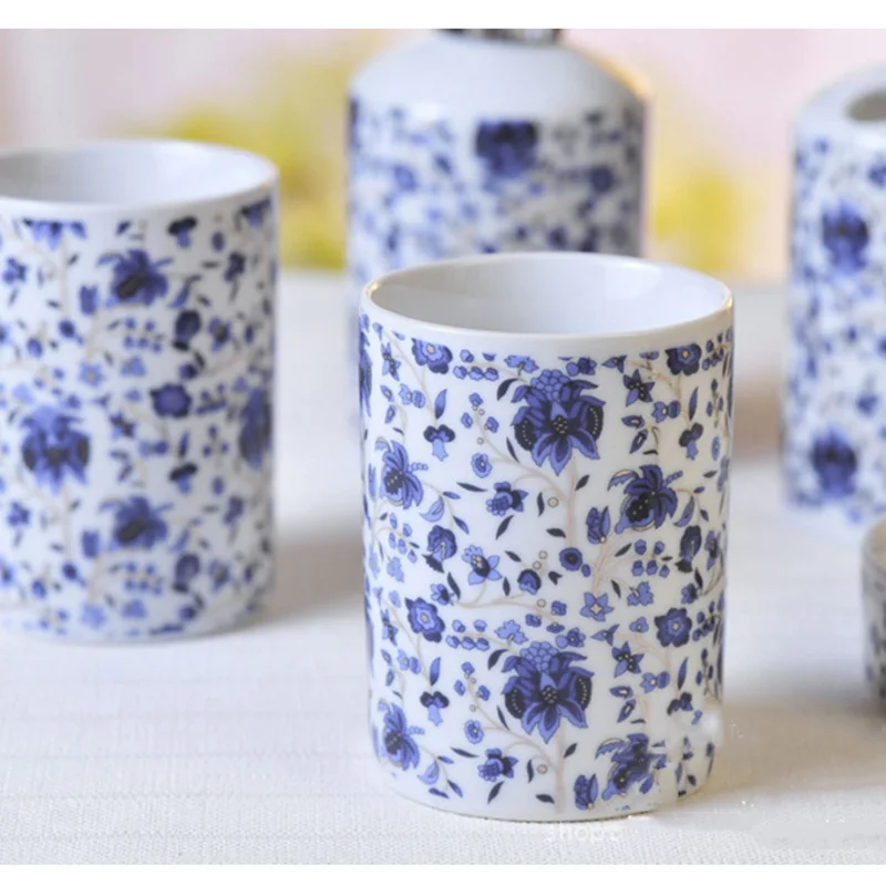 5pcs\lot blue and white porcelain bathroom wash set fashion wild couple couple mugs home decor bathroom toiletries WSHYUFEI