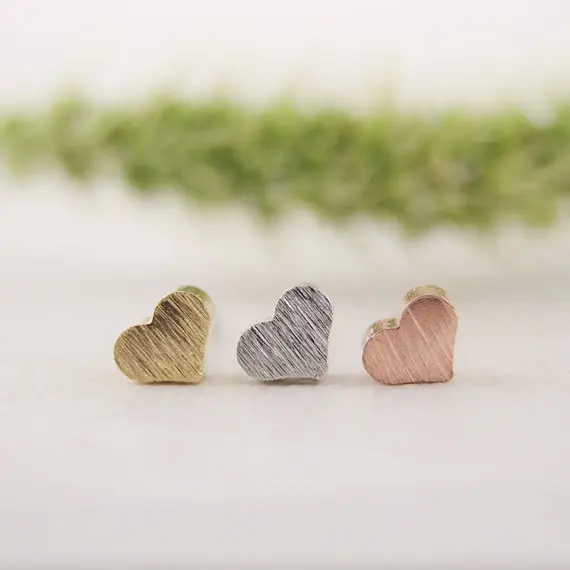 Oly2u 2017 New Fashion Tiny Cute Little Heart Stud Earrings for Women Girls Gifts Simple Elegant Party Earings BrincosED017 | Украшения и