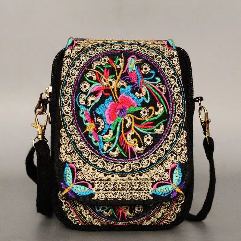 2018 Vintage Chinese National Style Women Bag Ethnic Shoulder Bag Embroidery Boho Hippie Tassel Tote Messenger 2018 Vintage Chinese National Style Women Bag Ethnic Shoulder Bag Embroidery Boho Hippie Tassel Tote Messenger