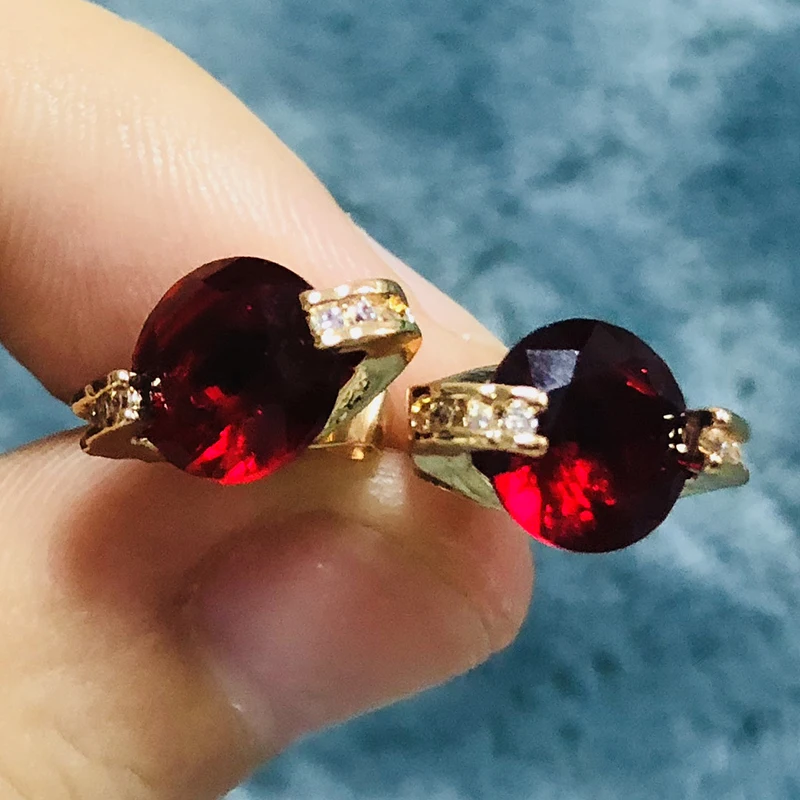 

New Luxury Red Garnet Cut Zircon Stud Earrings Women Gold Color Crystal Wedding Earring Brincos Female Jewelry Z5M315