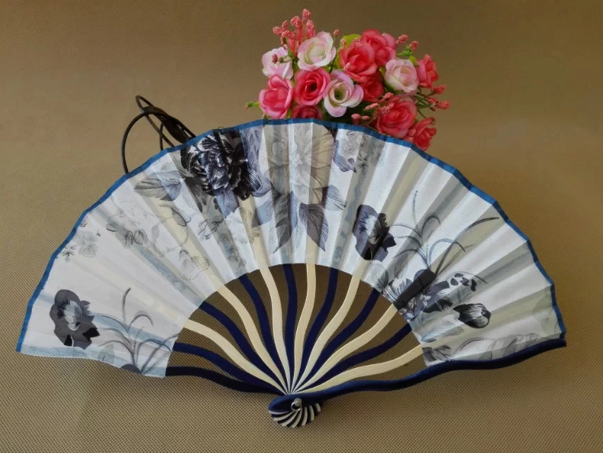 100 шт/партия Цветок Дизайн Шелковый веер из ткани бамбуковый в китайском стиле ручной вентилятор как сувениры и свадебный подарок