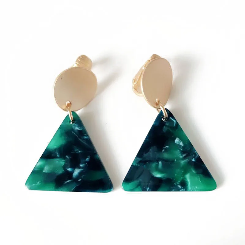 

Free Shipping Elegant Green Resin Triangle Clip Earring