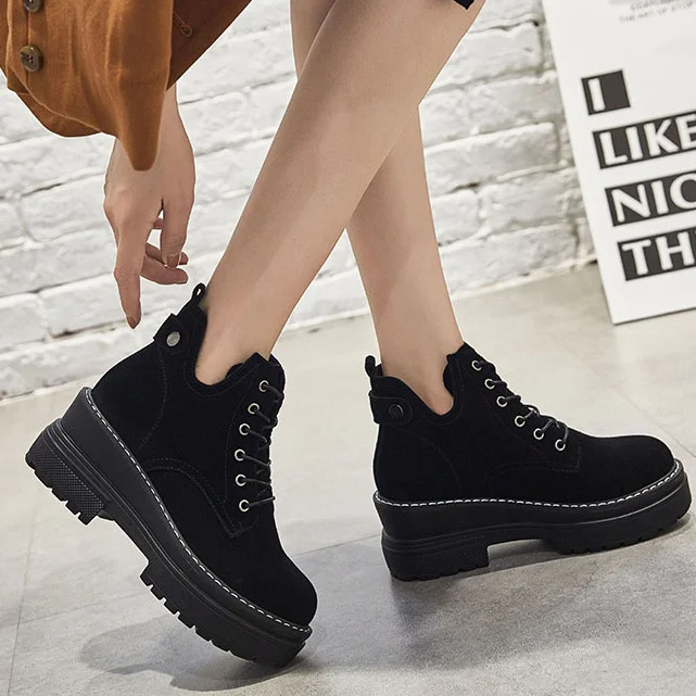 

2018 new increase in the short boots female Korean version of the wild plus velvet Martin boots thick with thick bottom sponge c