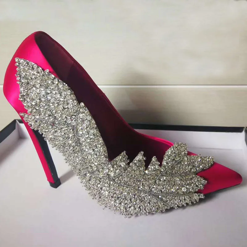 Атласные туфли на высоком каблуке с бусинами и цветами; женские туфли-лодочки на необычном каблуке с острым носком и стразами; роскошные женские свадебные туфли - Цвет: Розовый