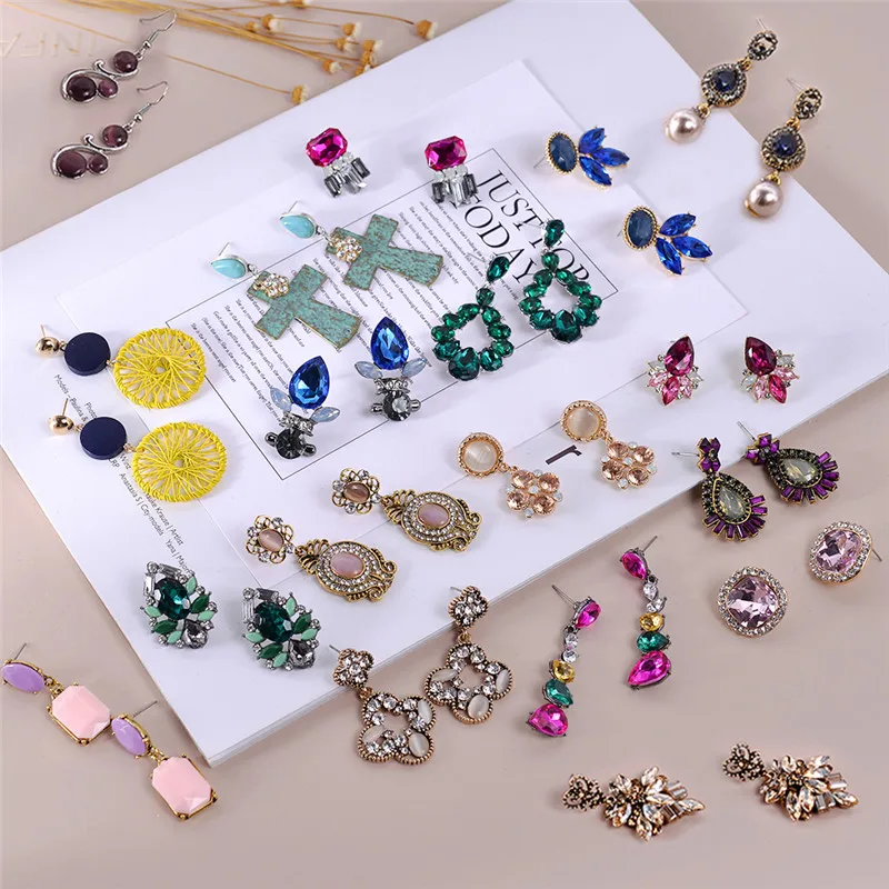 

LUBOV Personality Statement Fashion Crystal Stud Earrings Women Geometric Gold Color Metal Piercing Earrings 2019 Party Jewelry