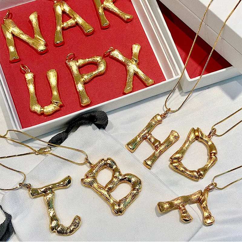 

Gold Chain Letter Pendant Necklaces Men Women Fashion Jewelry Luxury Sweater Pendants Clavicle Necklaces Wedding Party Gifts
