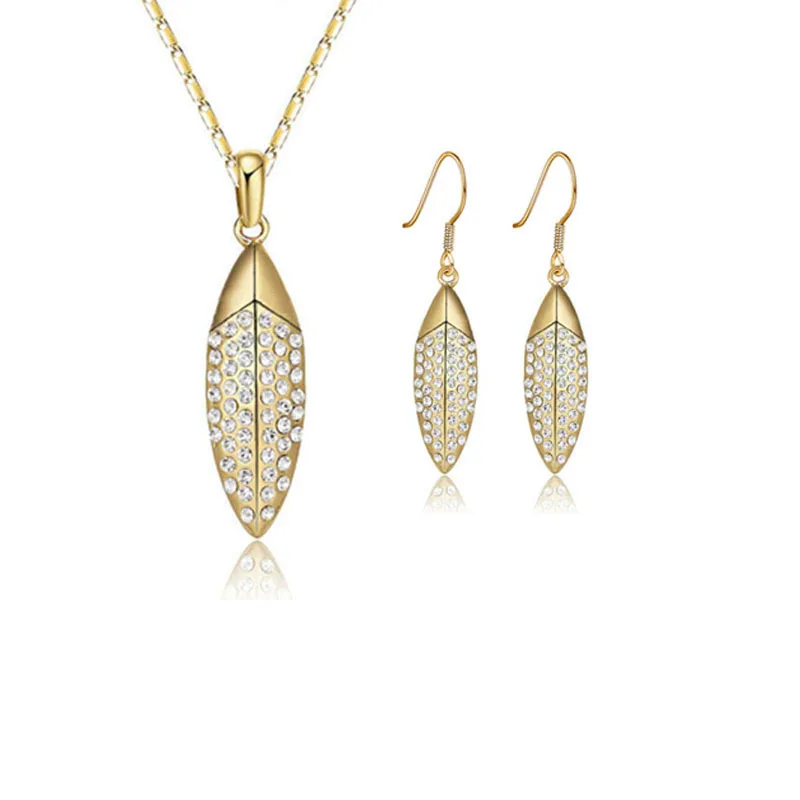 

Free shipping New Fashion Yellow Gold Filled Clear Austrian Crystal Pendants Necklace Earring Chain Jewelry Set For Women
