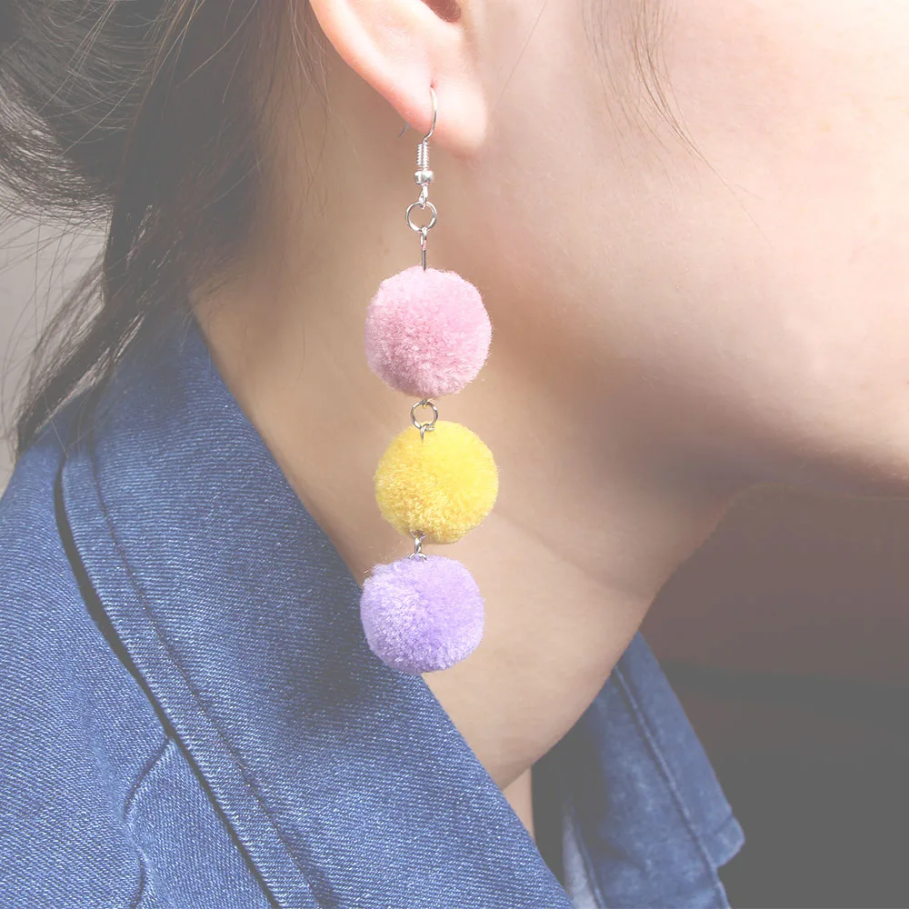 

New Arrival Fashion Jewelry Women Pompom Long Drop Earrings Fur Ball Cute Pom Dangle Earring Sweet Furry Ear Drop Wholesale Gift