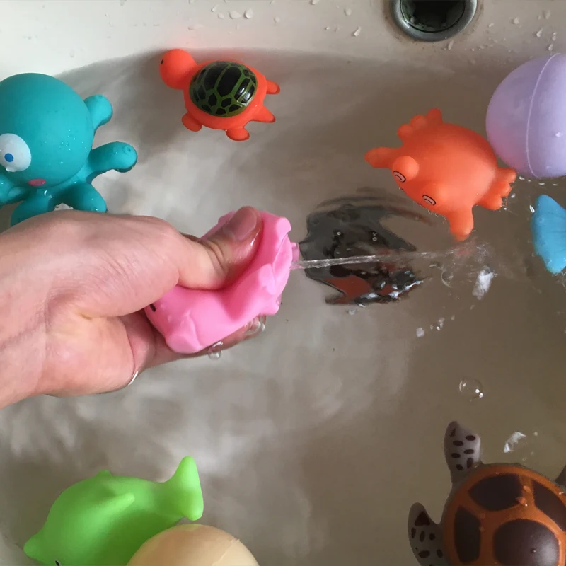 Милые животные Детские Игрушки для ванны для детей ПВХ поплавок сжимающий звук балуясь игрушки дети кошка рыба ванная комната щепотку спрей игрушка