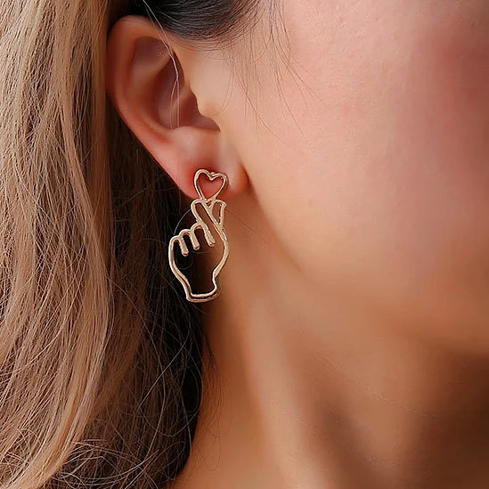 

Hollow Design Gold Color Hand Heart Stud Earrings For Women Personality Fashion Ear Cuff Piercing Earring Party Gift