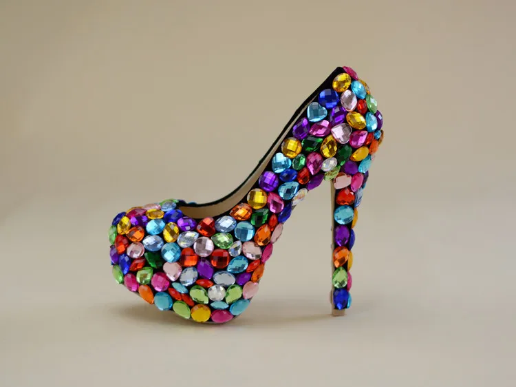 Разноцветные свадебные туфли с украшением в виде кристаллов и сумочки в комплекте; модные женские туфли-лодочки; вечерние модельные туфли на высоком каблуке; большие размеры