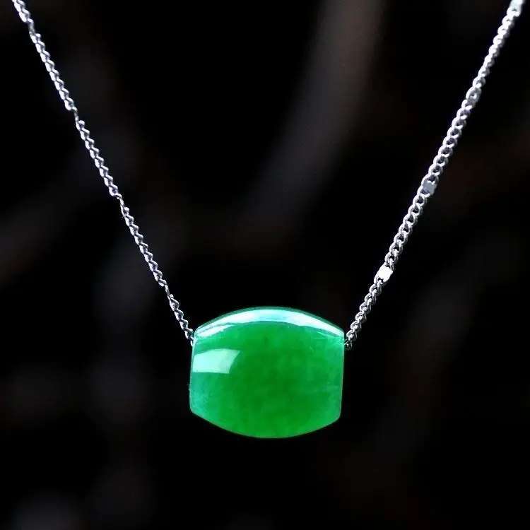 

Chinese natural hand-carved China emerald necklace pendant bulk wholesale free shipping