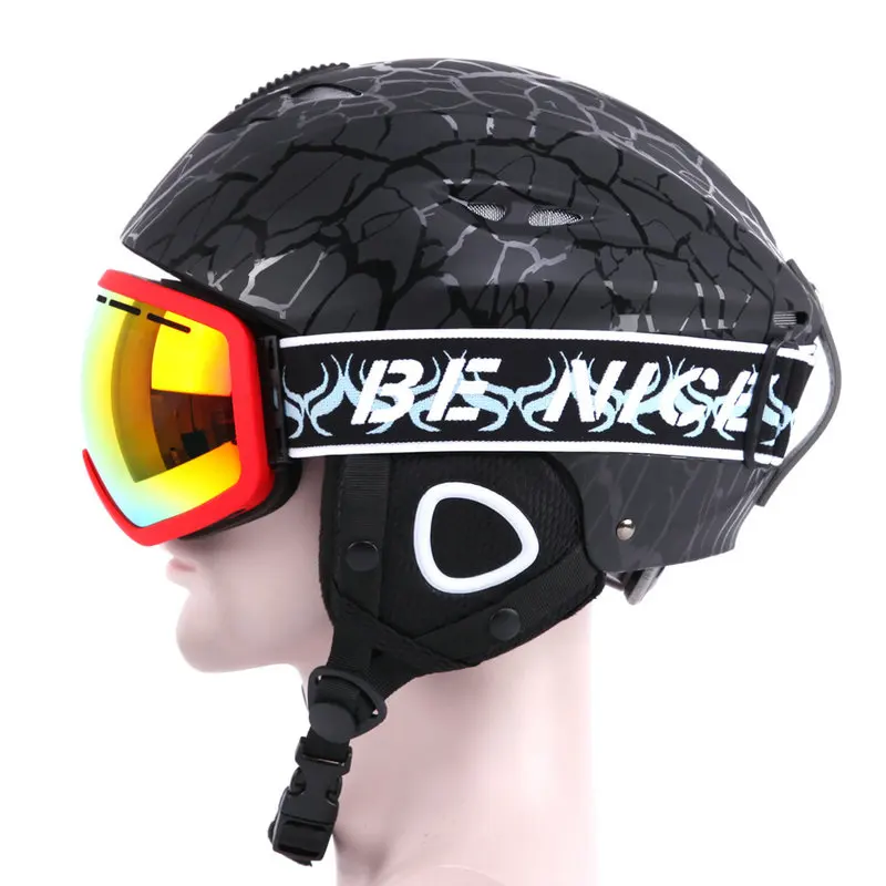 Top Quality freeze proofing Skiing Helmet ABS Ski Helmet Extreme Sports