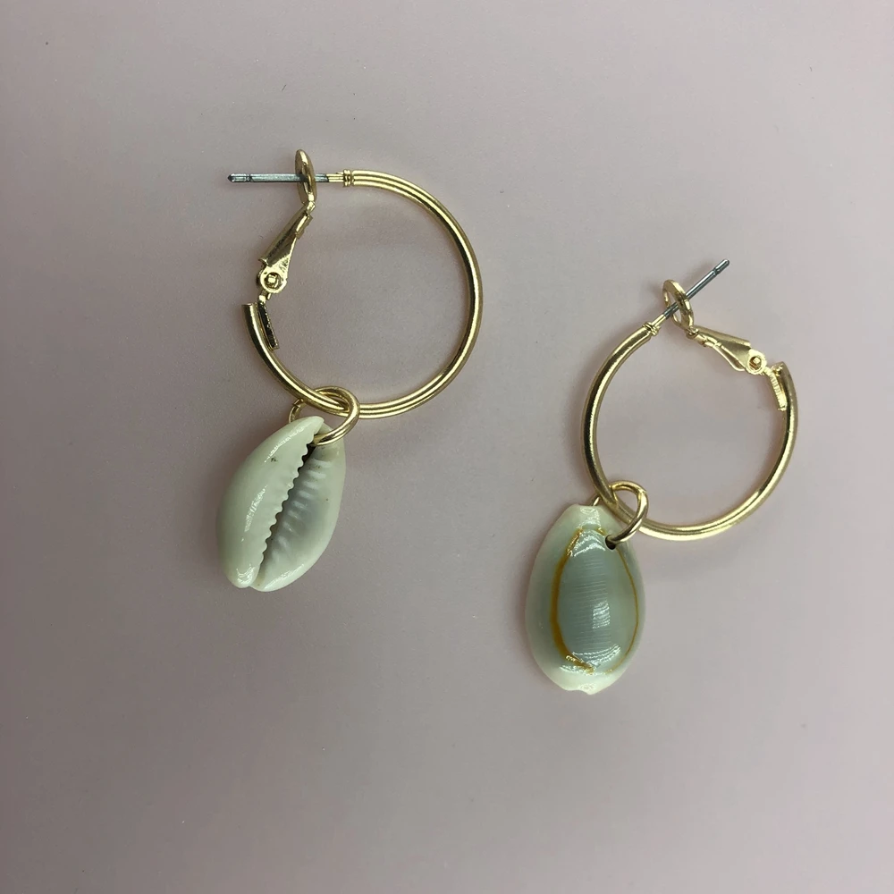 

Casual Gold Color PLATING NATURAL SHELL HOOP EARRINGS FOR WOMAN GIRL Fashion Earrings Jewelry
