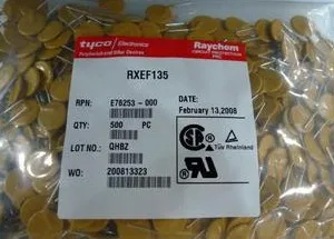 

Сбрасываемый предохранитель 1000 шт. x RXEF135 X72 XF135 60 в 72 в 1,35 а PTC