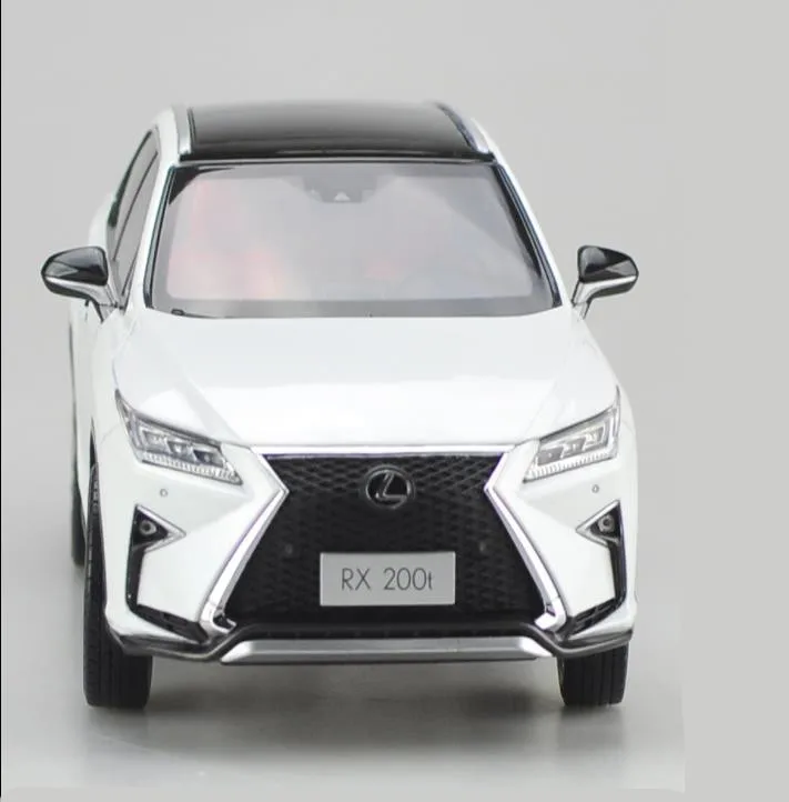 Модель внедорожника Lexus RX200T 1:18 в оригинальной упаковке модель из сплава
