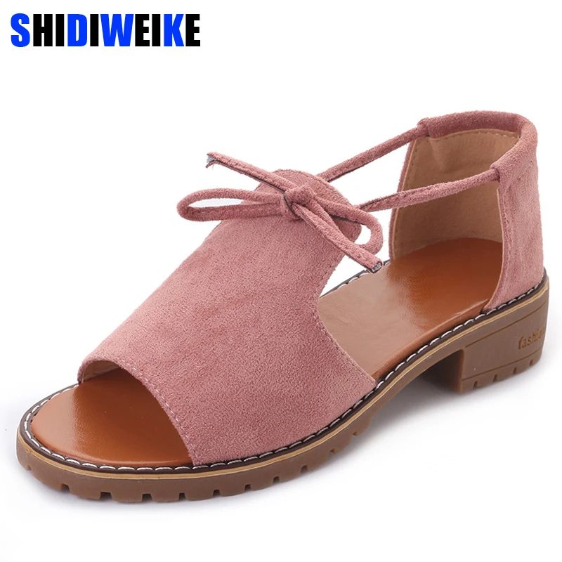 SHIDIWEIEK العلامة التجارية 2019 جديد سميكة مع الصنادل الإناث الصيف الأسماك الفم مشبك الرومانية الأحذية بلون بكعب منخفض المرأة الصنادل