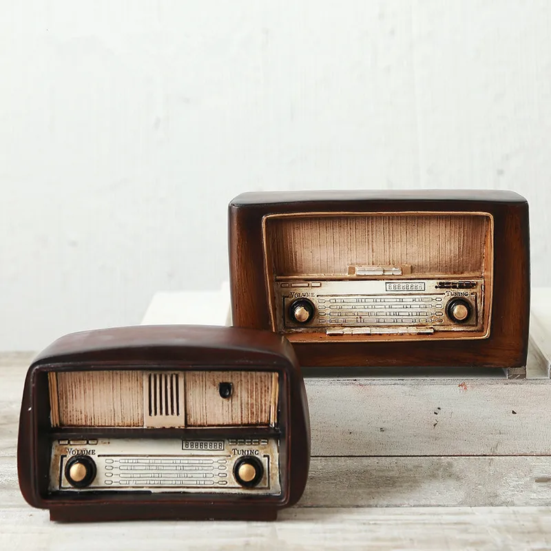 

LOFT Style Resin Radio Model Antique Imitation Nostalgia Wireless Ornaments Craft Bar Home Decor