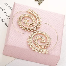 Nuevos pendientes de remolino redondo étnicos bohemios pendientes de aro de declaración de diseño de flores pendientes de espiral de fiesta de Color dorado para mujer E0447(China)