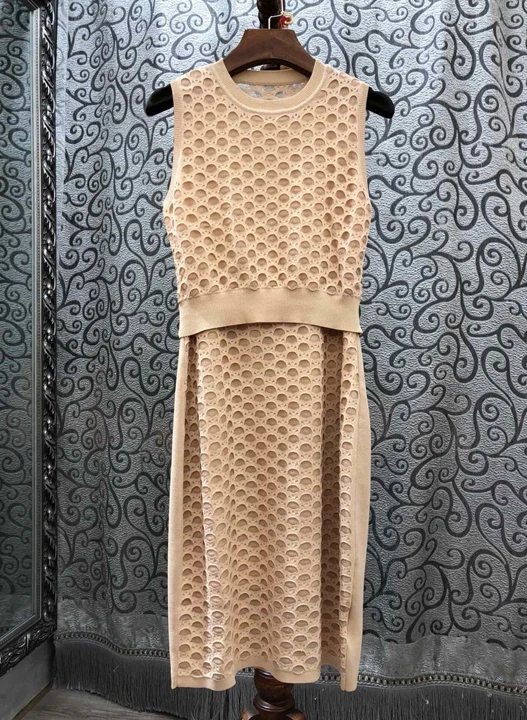 

2019 Early Autumn New Woman's Round Neck Dark Ring Decoration Pure-color Sleeveless Knitted Dress 721