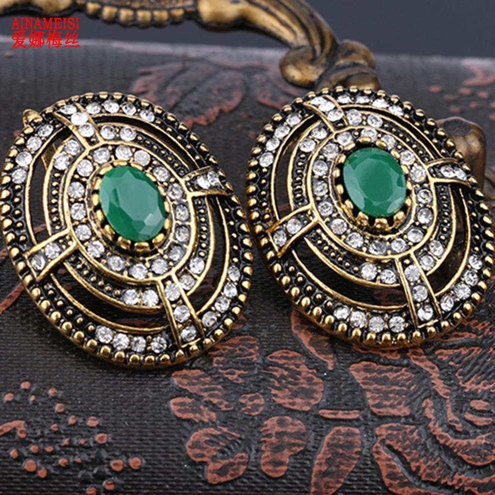 

AINAMEISI 2017 Green Crystals clip earrings for women Vintage Gold color fashion Jewelry earring female Brincos ear cuff