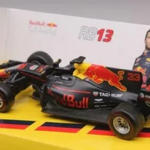 BBURAGO 1:43 INFINITI Red Bull RB13 модель автомобиля#33 Новинка в коробке