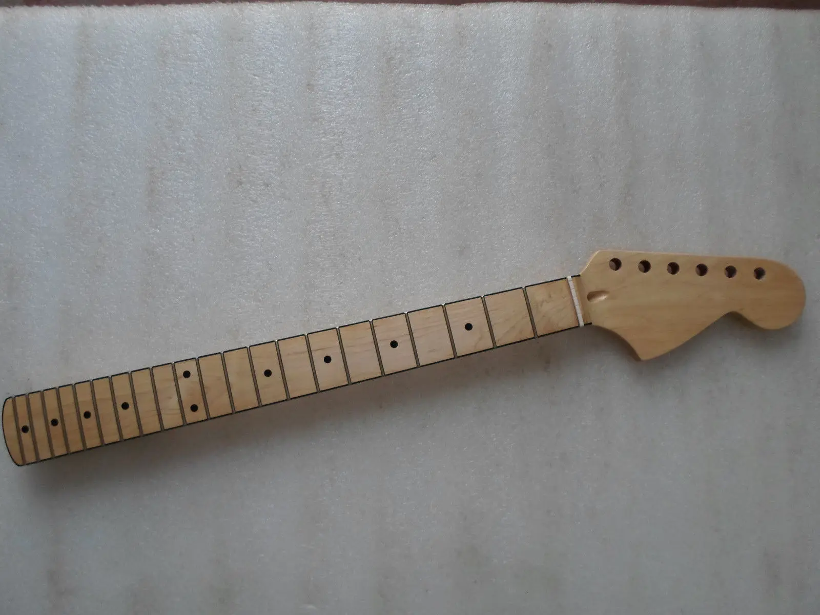 

Large headstock Guitar Neck Replacement 22 Fret Maple for ST style Part