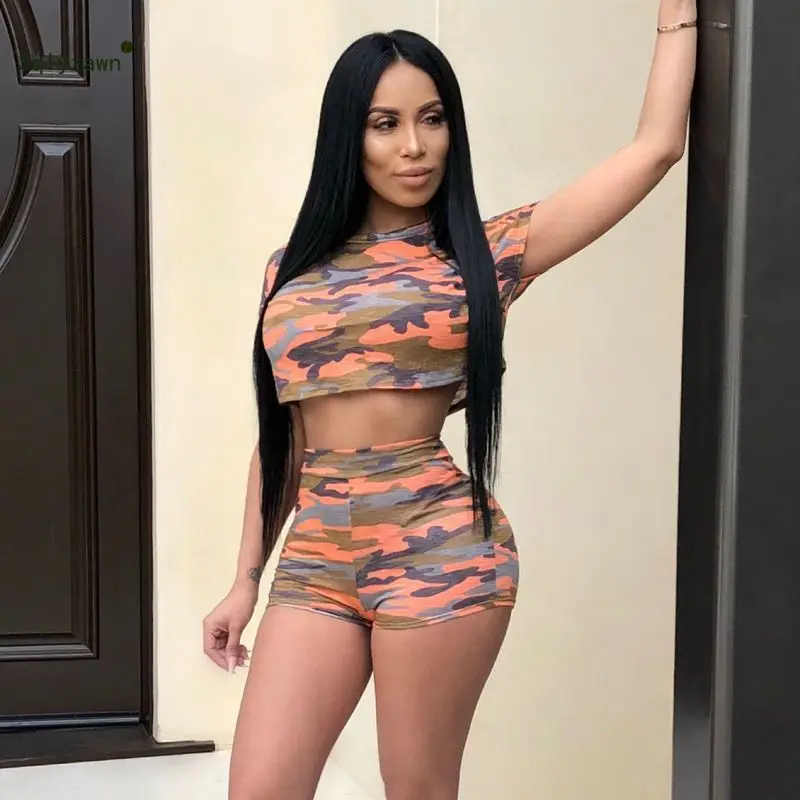 yellow crop top outfit