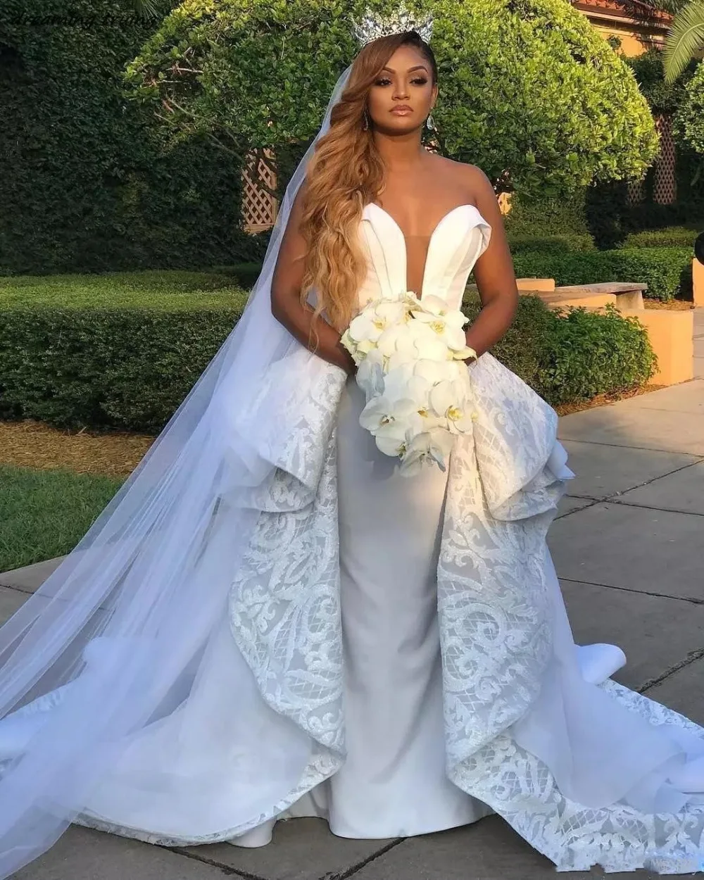conew_stunning-white-detachable-train-wedding-dresses-sweetheart-applique-africa-wedding-gowns-satin-country-bridal-dress-vestido-de-novia (1)_conew1