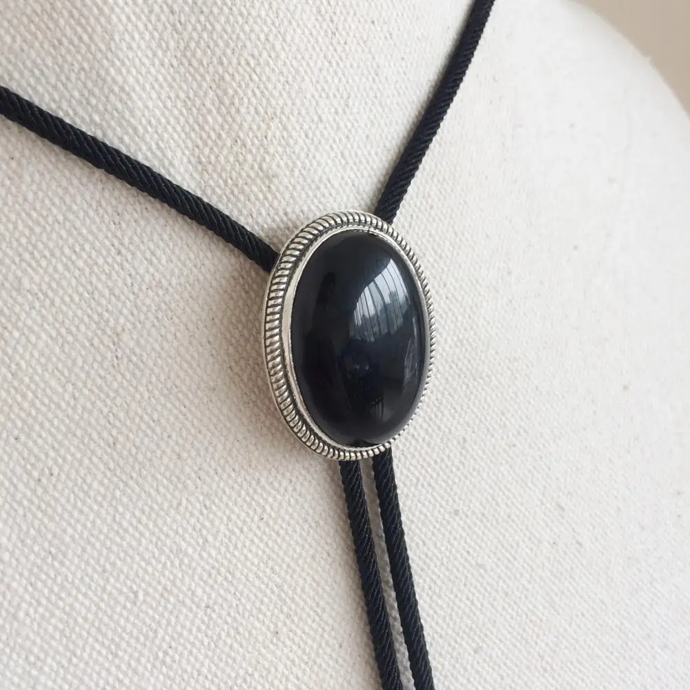 Рисунок 4 - Женское винтажное ожерелье из серебра