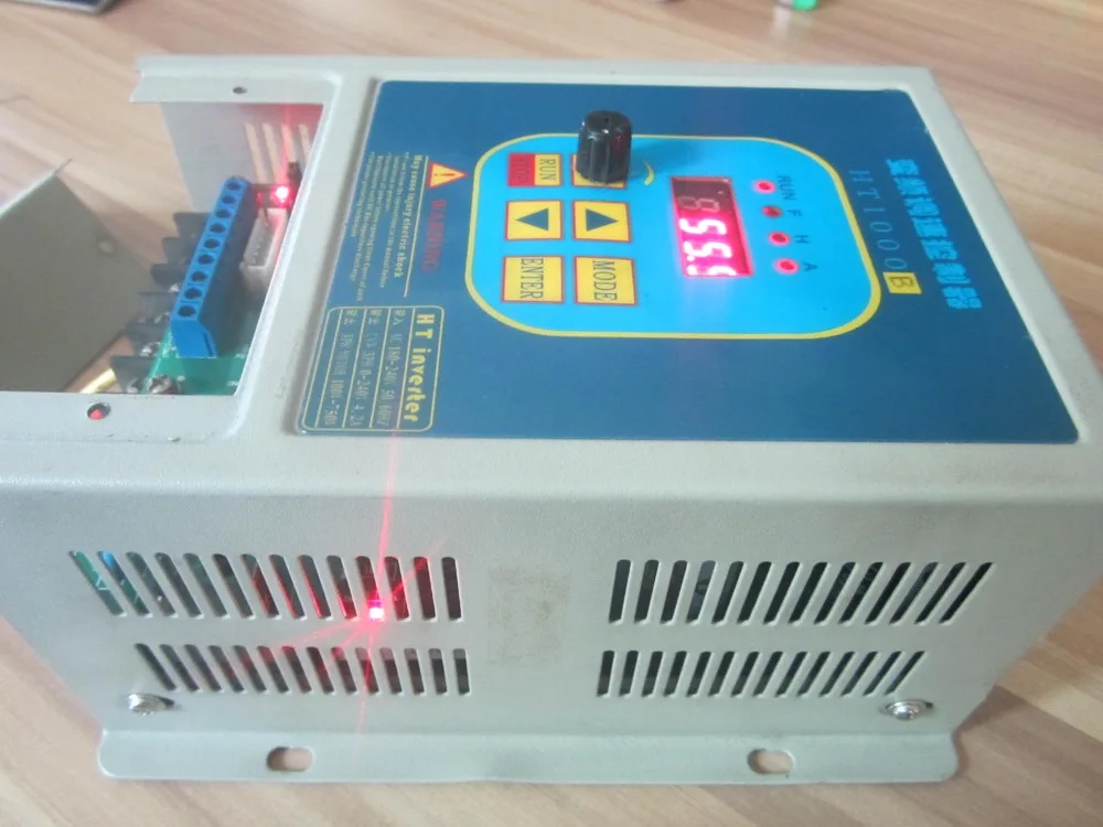 HengTai HT1000b используется преобразователь частоты 7A HT1000B 220 В 1.5KW drive 380 переменного
