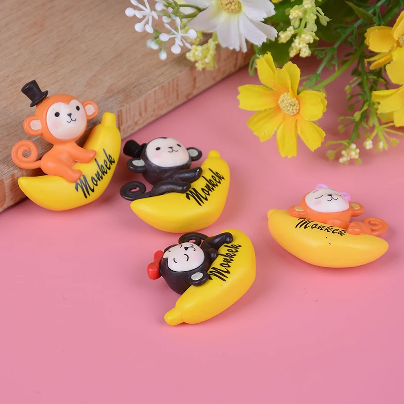

1pc Cartoon Monkey Banana Moon Model Small Statue Car Figurine Crafts Garden Figure Ornament DIY Miniatures
