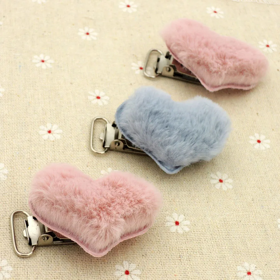 5 pcs WINTER FASHION CLIP PLUSH mouse heart shaped Baby Pacifier Clips paci clip baby pink baby blue color CB01 5 pcs WINTER FASHION CLIP PLUSH mouse heart shaped Baby Pacifier Clips paci clip baby pink baby blue color CB01