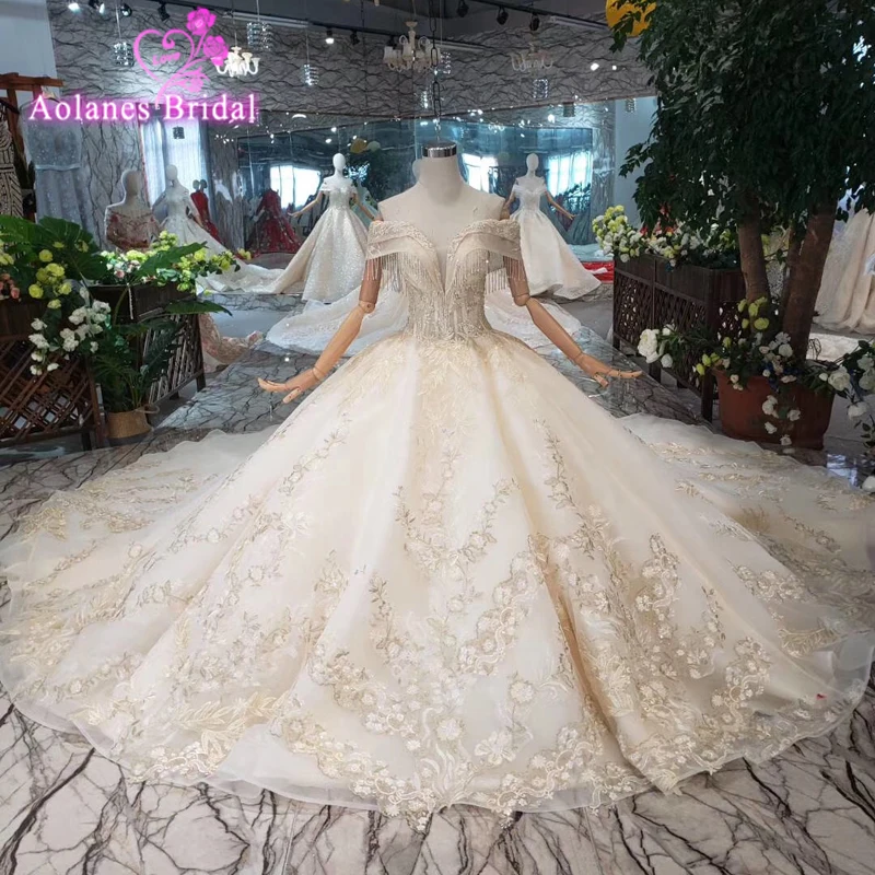 

Fantastic Champange Lace Appliques Wedding Dresses Off The Shoulder Ball Gown Puffy Short Sleeves Boat Neckline Bridal Dresses