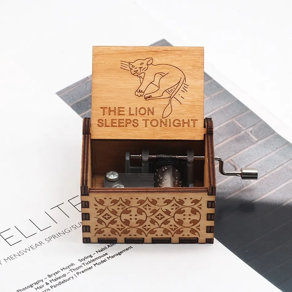 2018Hand Cranked Music Box Lord of the Rings Game Of Thrones Star Wars A Birthday Christmas Gift In Stock Wholesale - Цвет: sleep lion