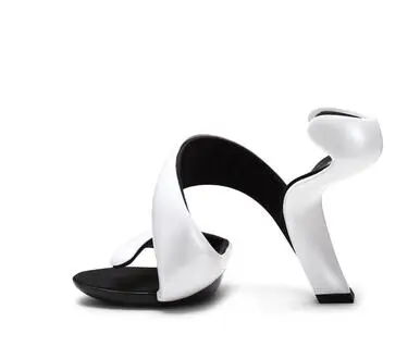 Женские сандалии-гладиаторы на необычном высоком каблуке с открытым носком и вырезами; модная пикантная обувь без подошвы в форме змеиной кожи; WYP 160405 - Цвет: Белый