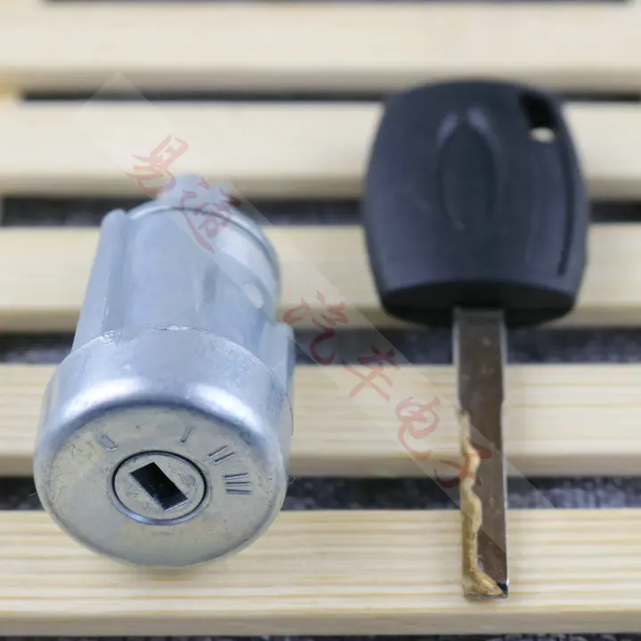 For Nissan Qashqai left door lock core central car door lock in