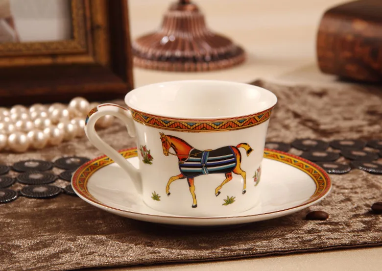 Фарфоровая кофейная чашка с блюдцем, кофейная чашка из костяного фарфора, дизайн «Бог лошадей», Золотая чайная чашка с блюдцем, чашка с блюдцем и блюдце