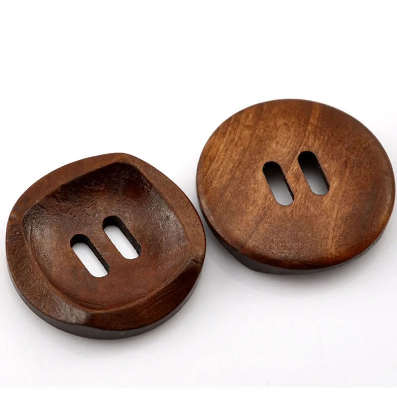 Дырка для пуговицы. Пуговицы с двумя отверстиями. Круглая пуговица. Деревянные пуговицы. Пуговицы плоские с дырками.