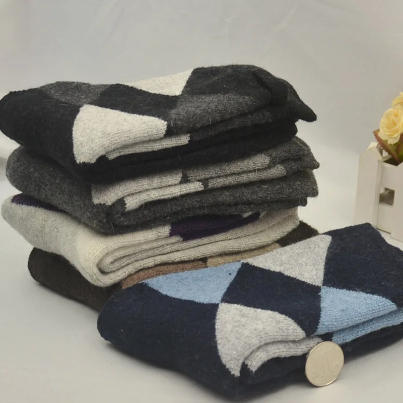 2473738140_1020841731