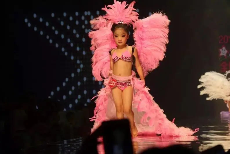 

Feather creative swimsuit cloak T station serves stage costumes Chaofu children stage girl model