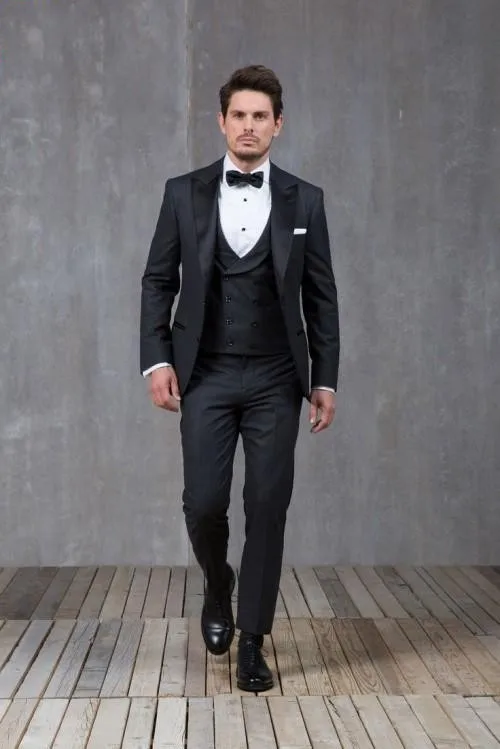 Индивидуальный заказ смокинг для жениха Черный Groomsmen Пик атласная нагрудные WeddingDinner костюмы best человек Жених (куртка + штаны + галстук +